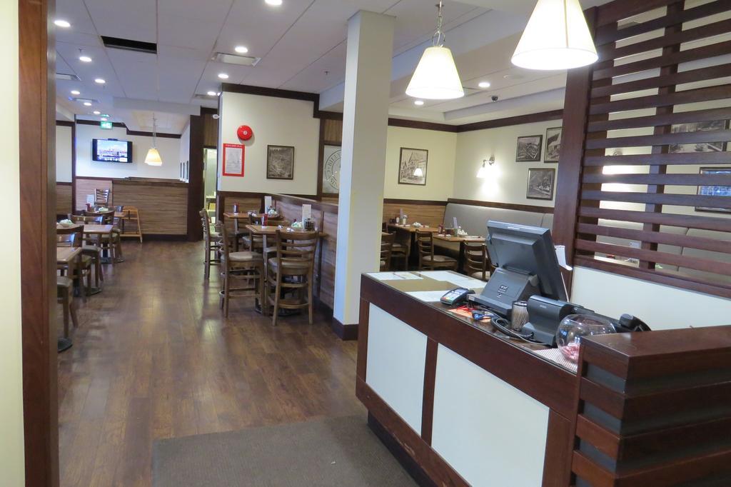 Billy Barker Casino Hotel Quesnel Bagian luar foto