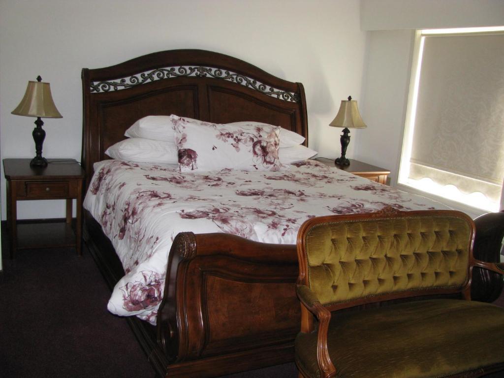 Billy Barker Casino Hotel Quesnel Bagian luar foto
