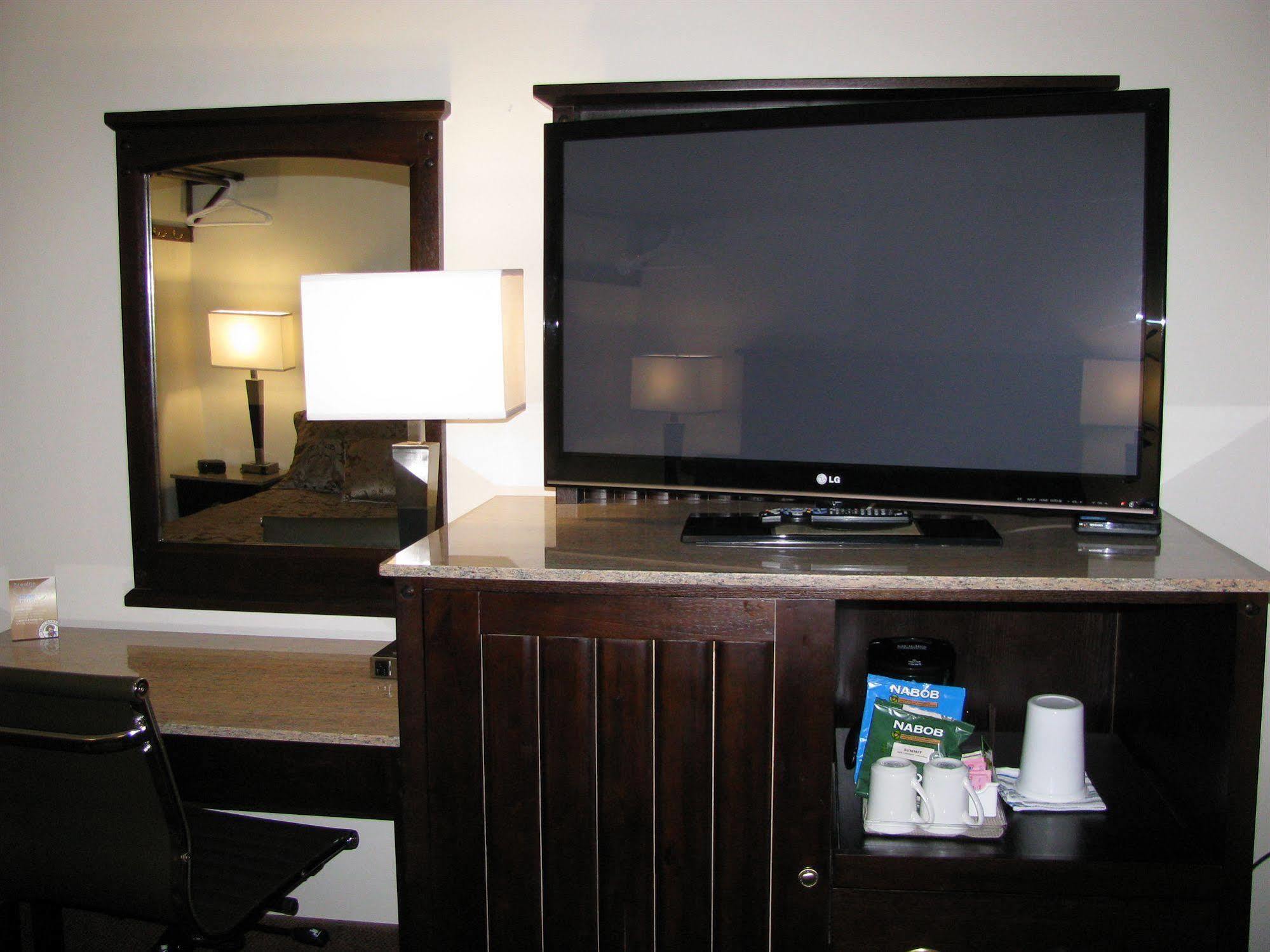 Billy Barker Casino Hotel Quesnel Bagian luar foto