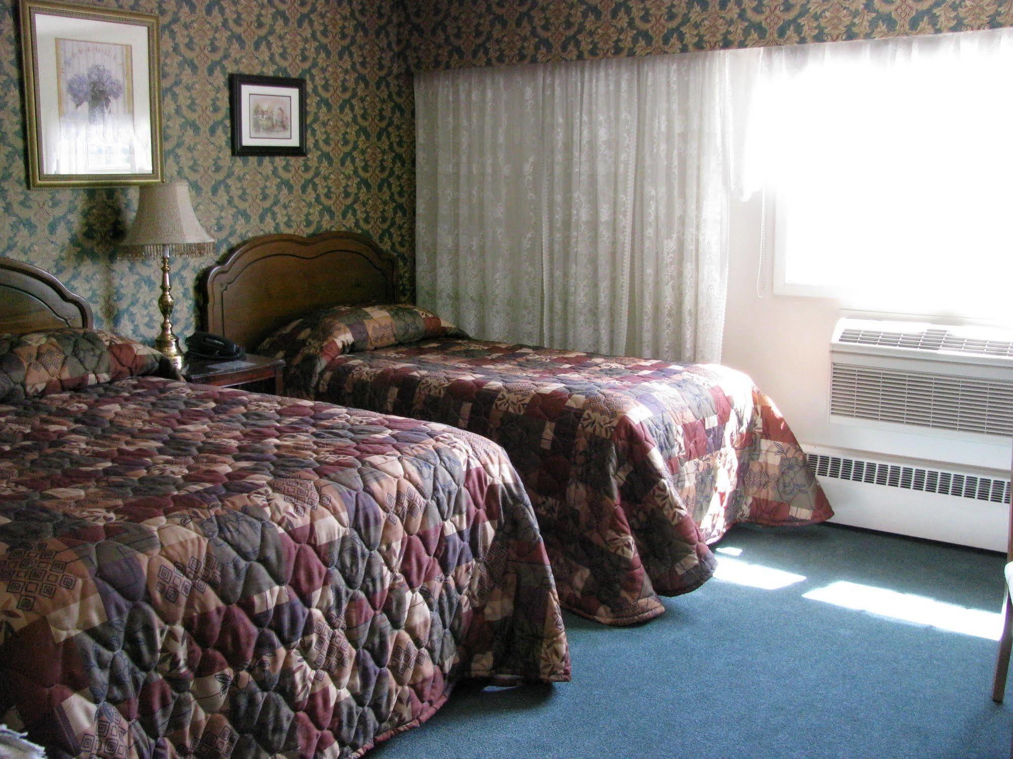 Billy Barker Casino Hotel Quesnel Bagian luar foto