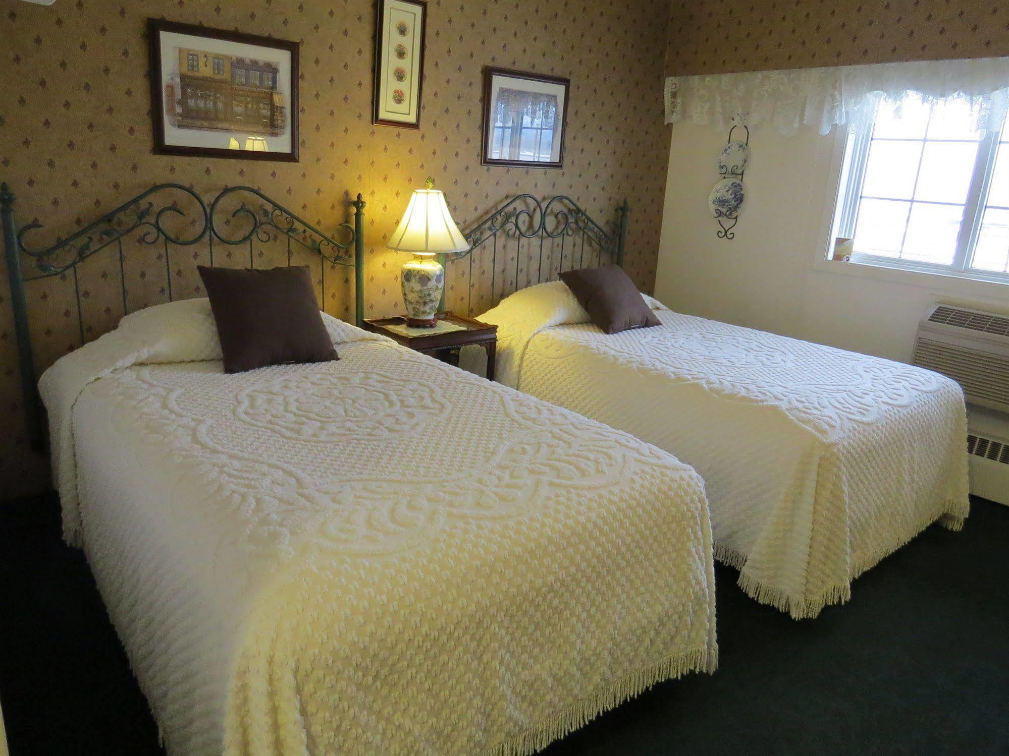 Billy Barker Casino Hotel Quesnel Bagian luar foto