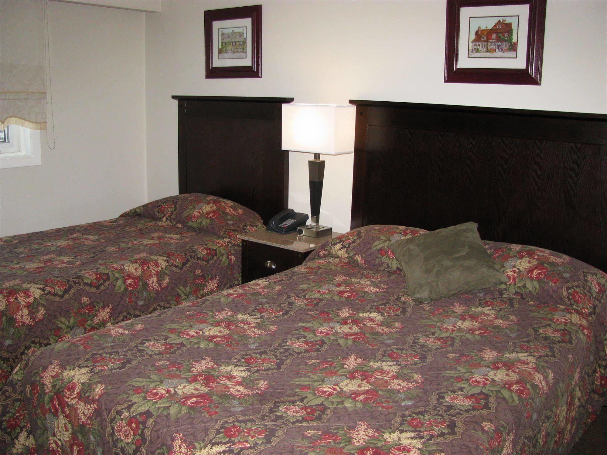 Billy Barker Casino Hotel Quesnel Bagian luar foto