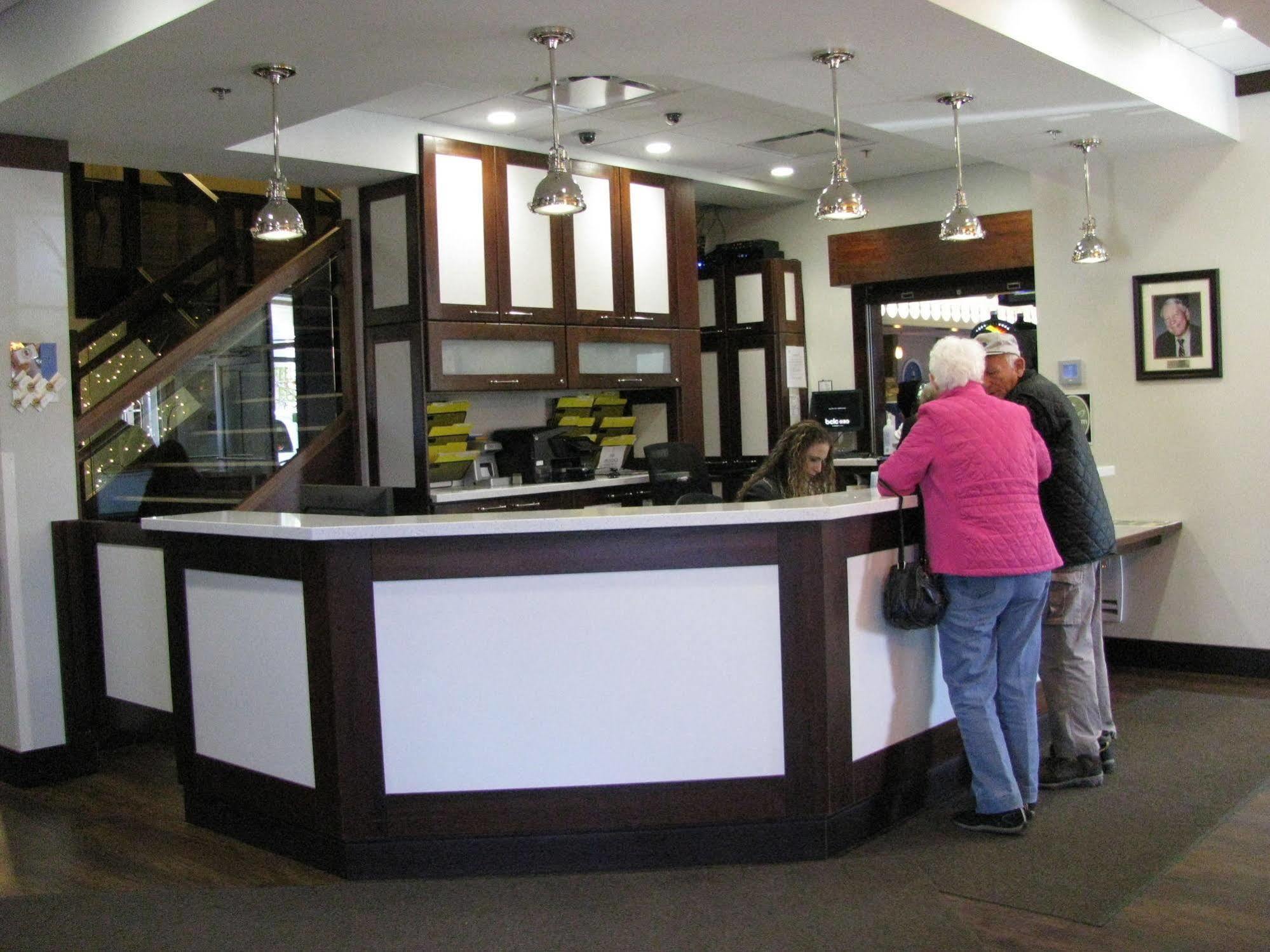 Billy Barker Casino Hotel Quesnel Bagian luar foto